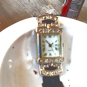 Quartz woman's watch